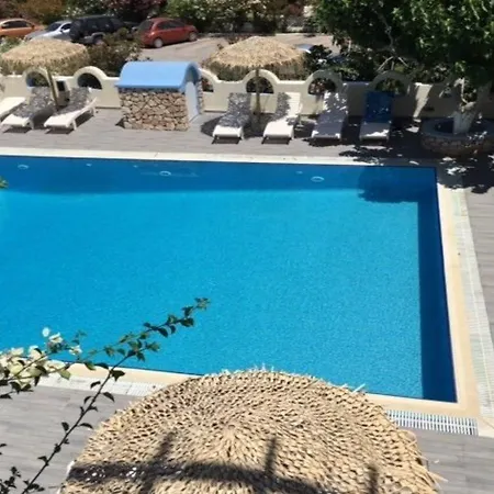 Отель Artemis Santorini Камари