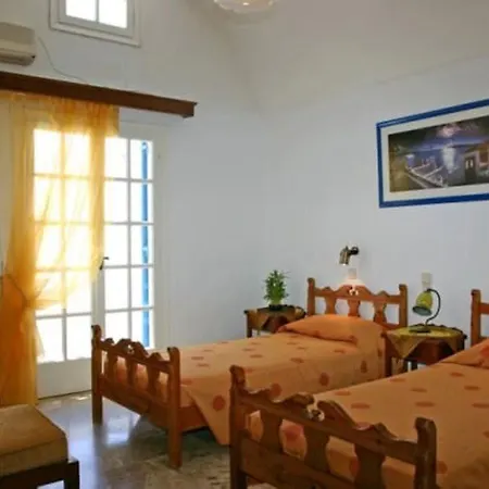 Отель Artemis Santorini 3*